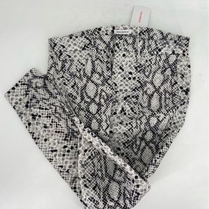 GOOD AMERICAN Jeans- Size 16-New- Missing Hole for Button